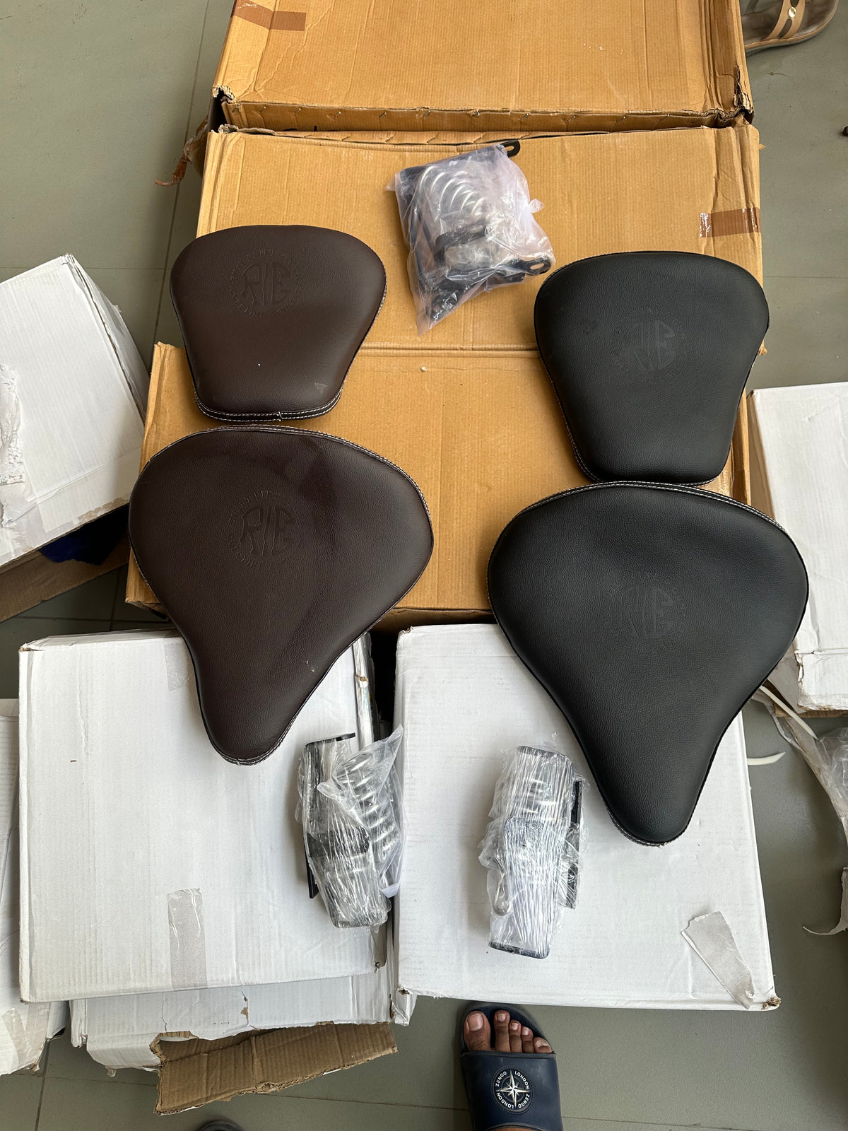 Kabir Sing Seat 🔥 (With All Fittings)